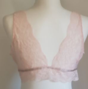 NWT VS Pink Lace Bralette💗